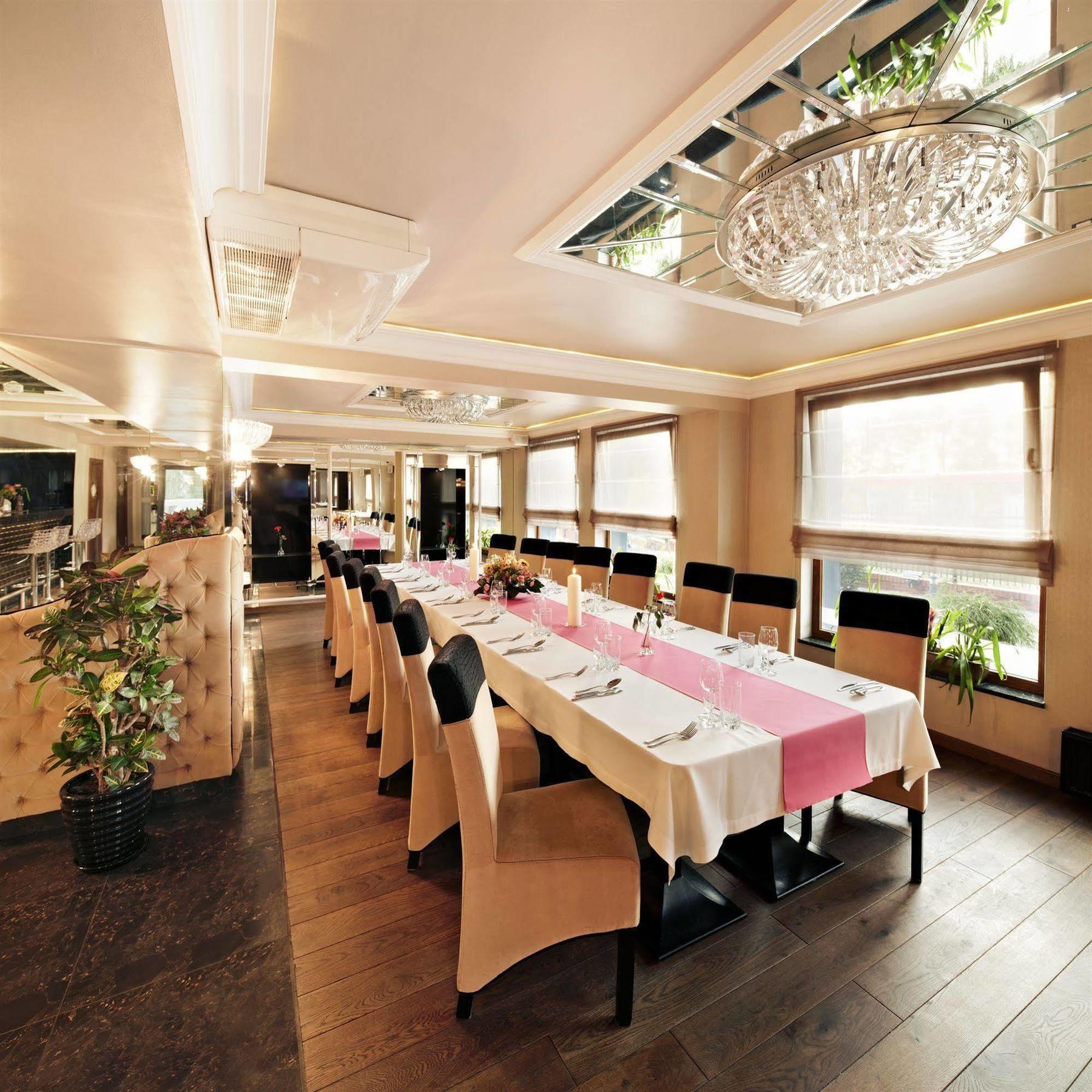 M Hotel Sosnowiec Eksteriør billede